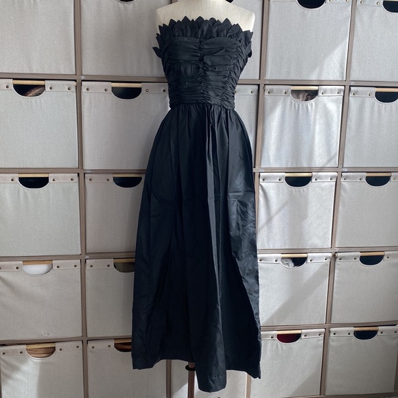 Victor Costa Dresses & Skirts - Victor Costa vintage fit and flare maxi dress